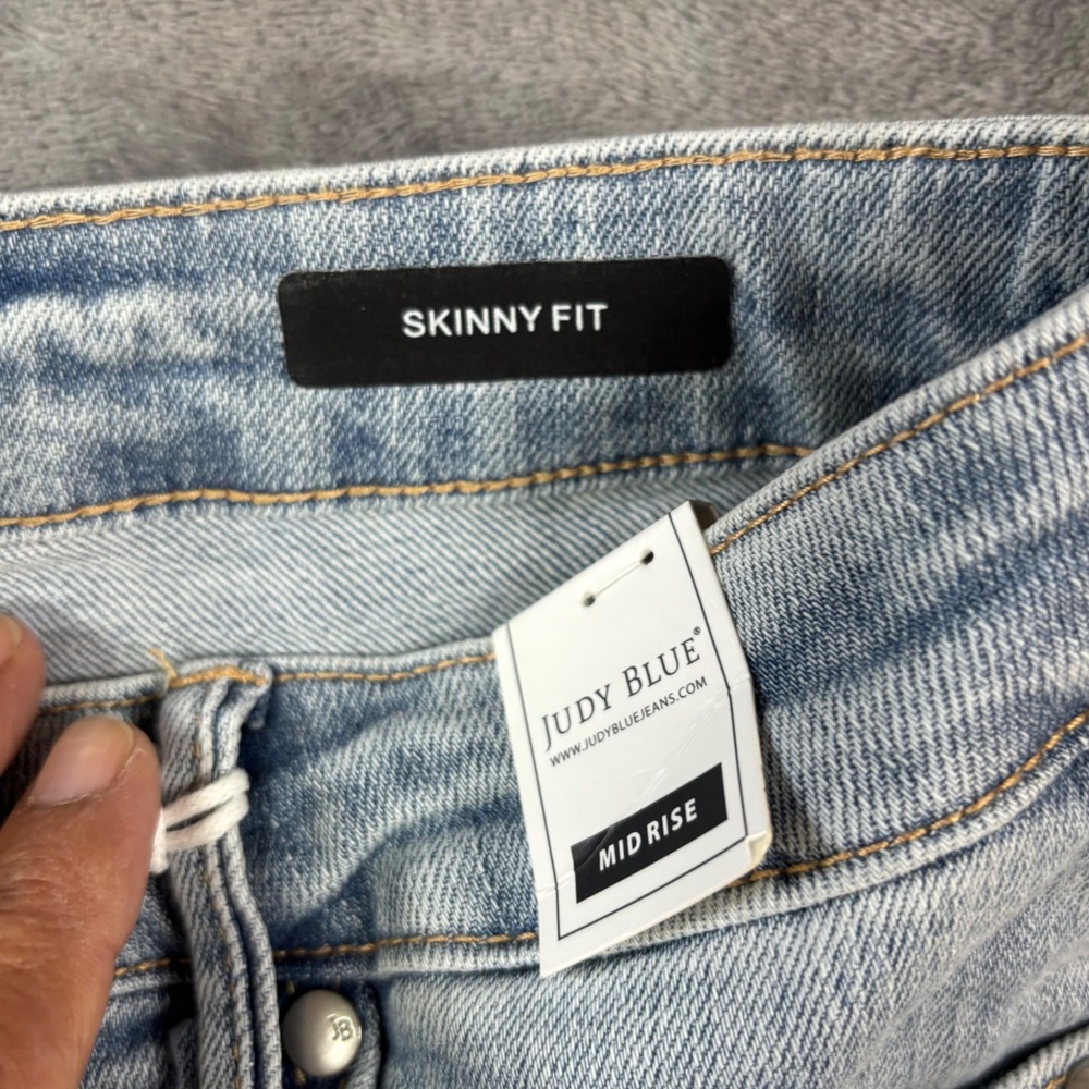 Judy Blue Mid Rise Skinny Jeans Light Blue Distressed Tummy Control 7/28 JB88191 - Picture 8 of 11
